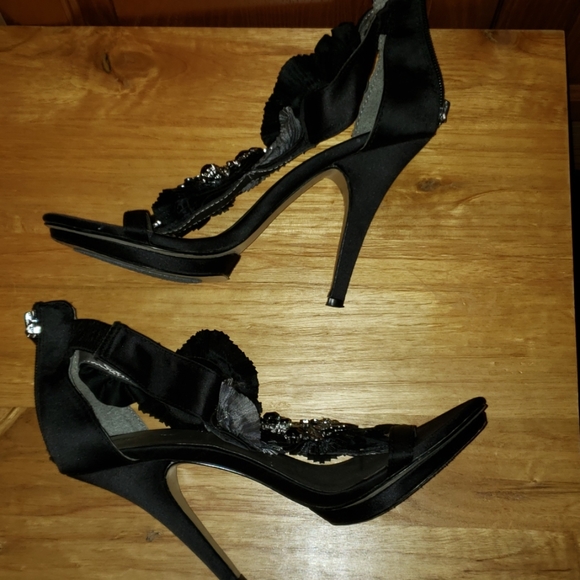 *Beautiful Zigi Soho Rhinestone Ruffle & Rhinestones See Description - Picture 3 of 8